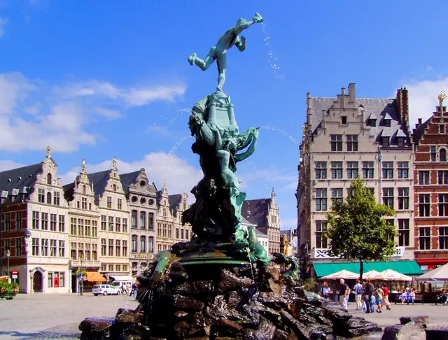 Foto lomba TREK Antwerp Marathon