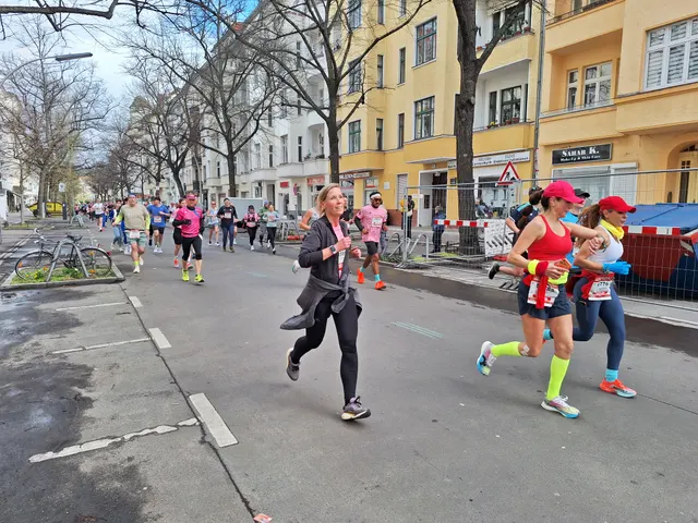Ảnh giải BERLINER HALBMARATHON