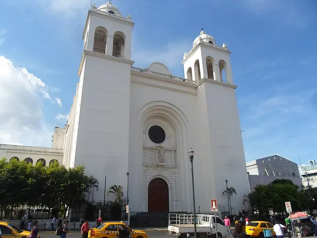 El Salvador Half Marathon & 10km Road Running Championships race photo