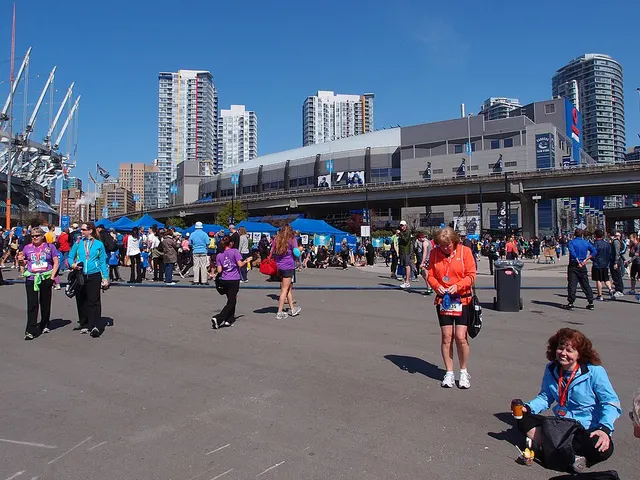 Ảnh giải BMO Vancouver Marathon