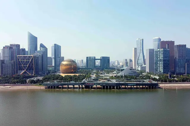2026 Hangzhou Qiantang Frauen Halbmarathon Laufbild