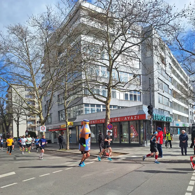 Ảnh giải BERLINER HALBMARATHON
