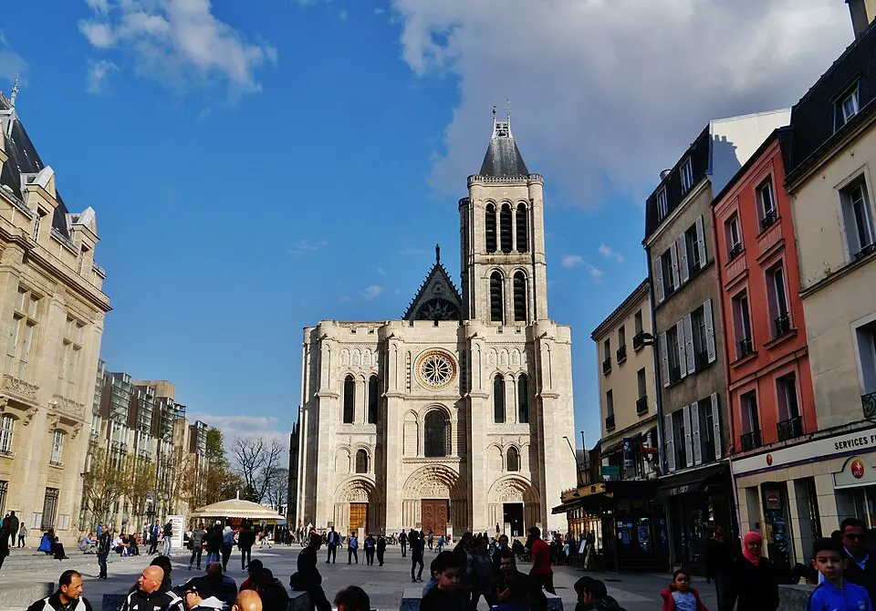 Les Voies Royales de Saint-Denis Laufbild