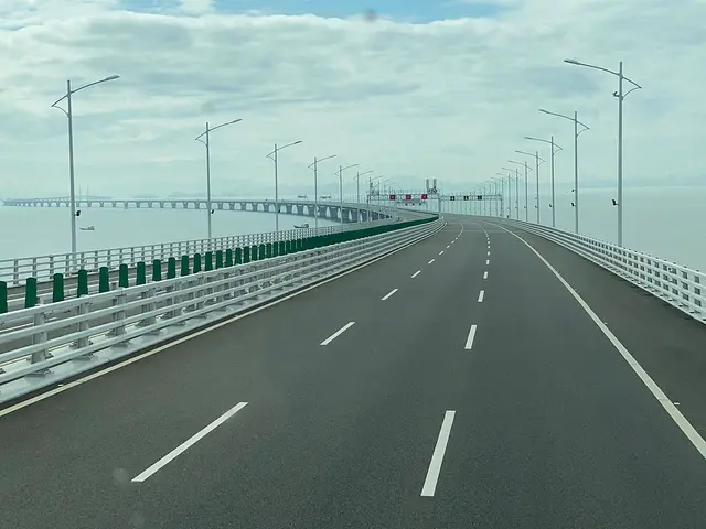 Bank of China (Hong Kong) Hong Kong-Zhuhai-Macao Bridge (Hong Kong Section) Half Marathon 2026 race photo