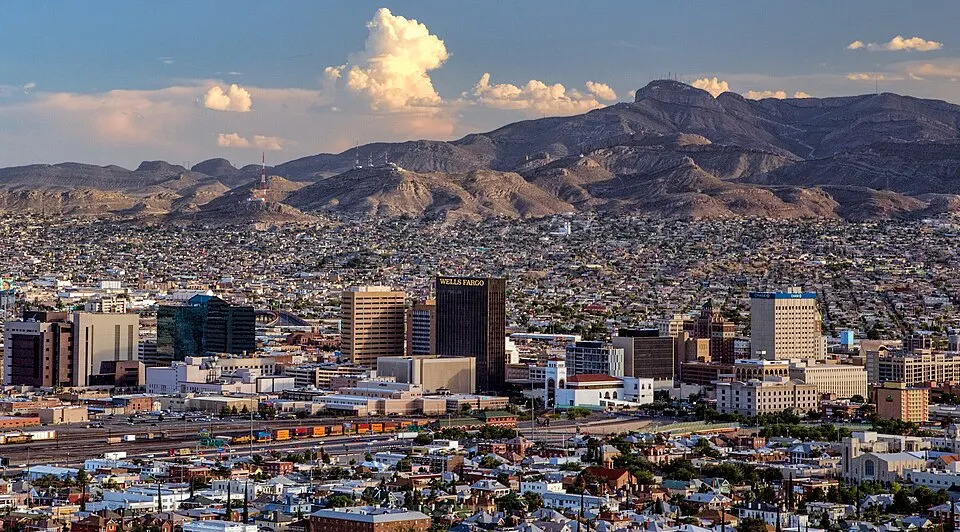 Foto lomba Michelob Ultra El Paso Marathon