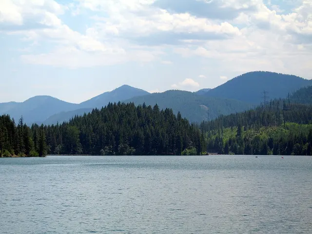 Ảnh giải Kachess Ridge 50