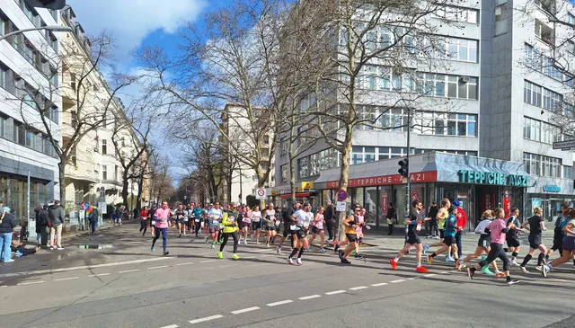 Ảnh giải BERLINER HALBMARATHON