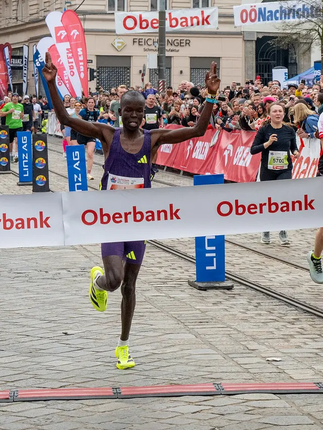 Foto lomba Oberösterreich Marathon Linz