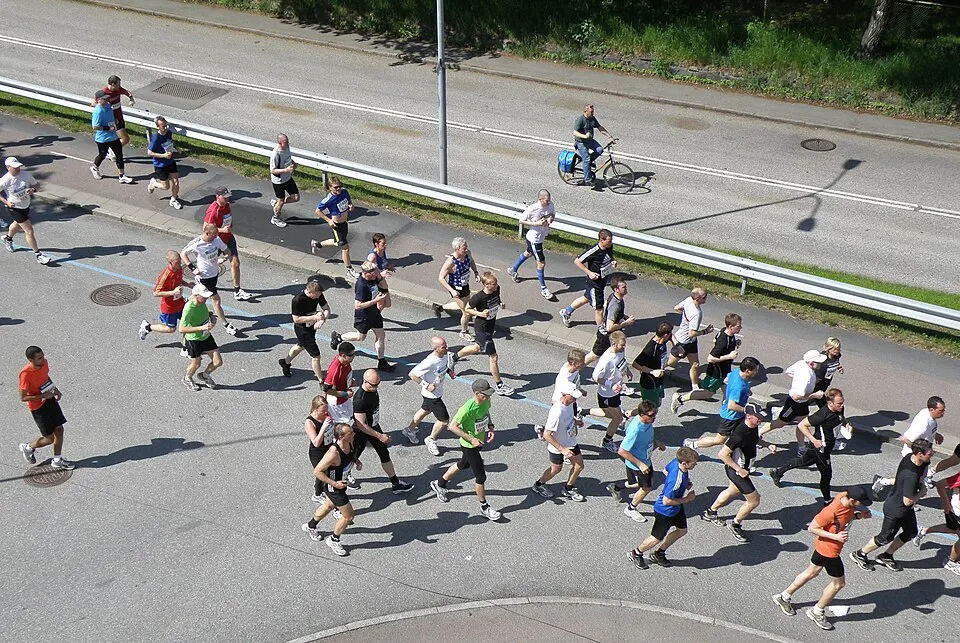 Which Half Marathon Is Worth the Trip? Eight Races Compared by Start Time and Price
