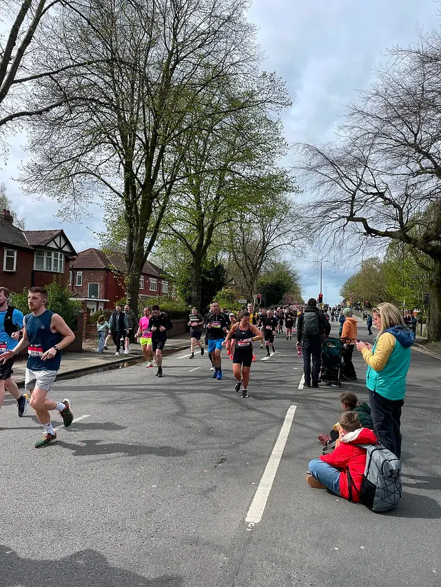 Ảnh giải Manchester Marathon