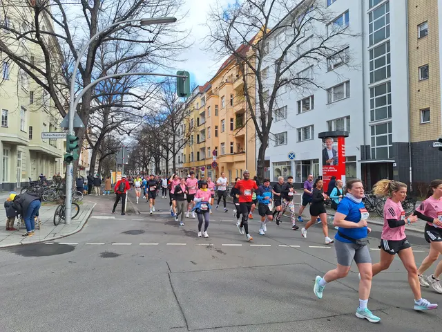 Ảnh giải BERLINER HALBMARATHON
