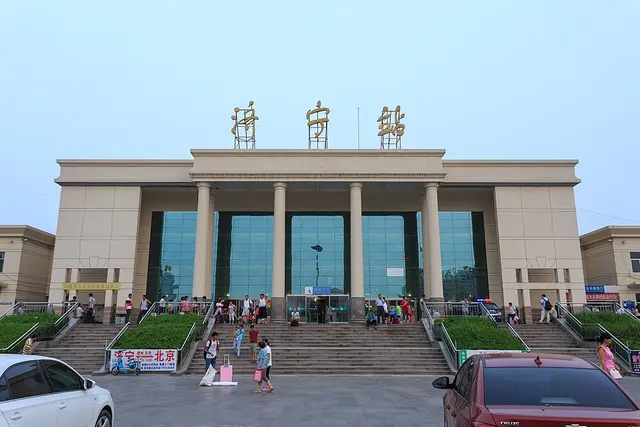 Foto lomba 2026 Danau Jining Taibai Half Marathon